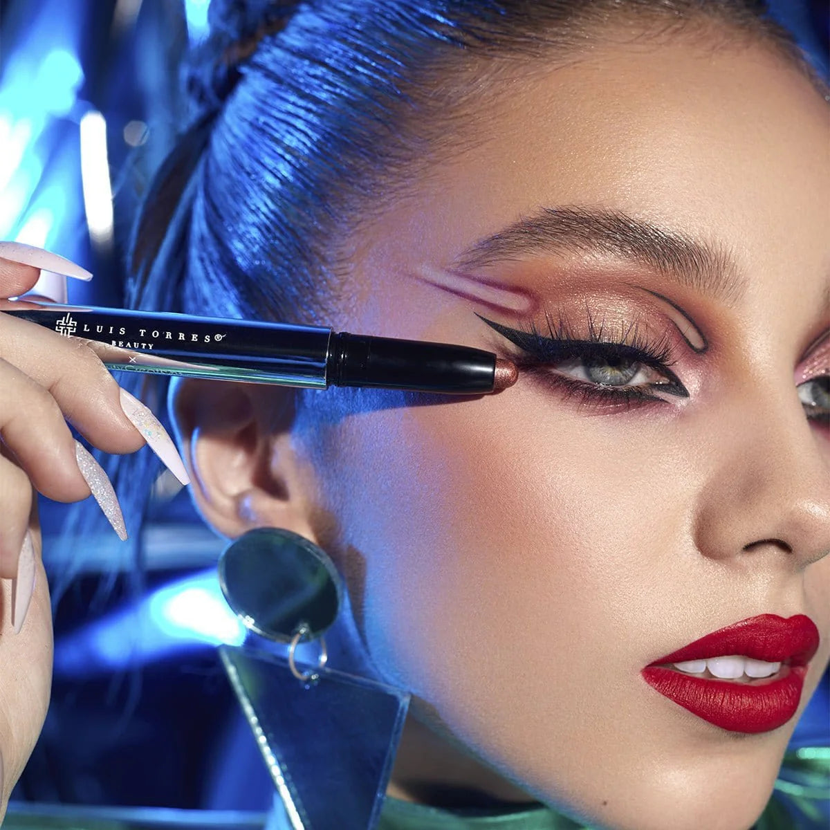 Kit de sombras en crayón True Treasure Luis Torres x Beauty Creations